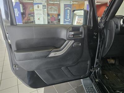 2015 Jeep Wrangler Sport 4DR SUV 4X4   - Photo 8 - Hamilton, OH 45015