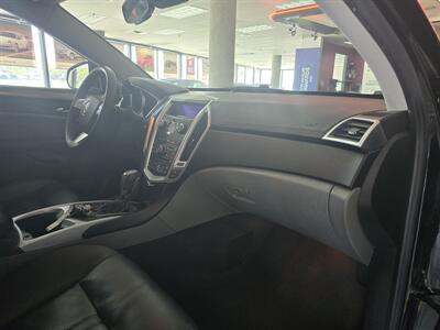 2010 Cadillac SRX Base 4DR SUV   - Photo 13 - Hamilton, OH 45015