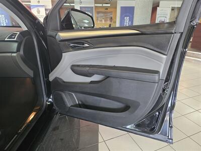 2010 Cadillac SRX Base 4DR SUV   - Photo 12 - Hamilton, OH 45015