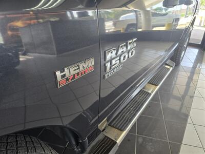 2019 RAM 1500 Classic Express-CREW CAB-4X4-HEMI   - Photo 31 - Hamilton, OH 45015