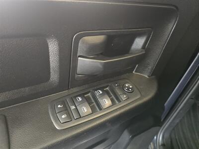 2019 RAM 1500 Classic Express-CREW CAB-4X4-HEMI   - Photo 17 - Hamilton, OH 45015