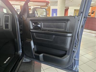 2019 RAM 1500 Classic Express-CREW CAB-4X4-HEMI   - Photo 12 - Hamilton, OH 45015