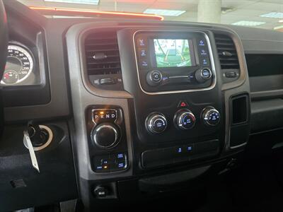2019 RAM 1500 Classic Express-CREW CAB-4X4-HEMI   - Photo 23 - Hamilton, OH 45015