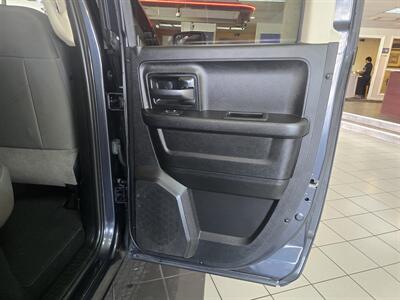 2019 RAM 1500 Classic Express-CREW CAB-4X4-HEMI   - Photo 15 - Hamilton, OH 45015