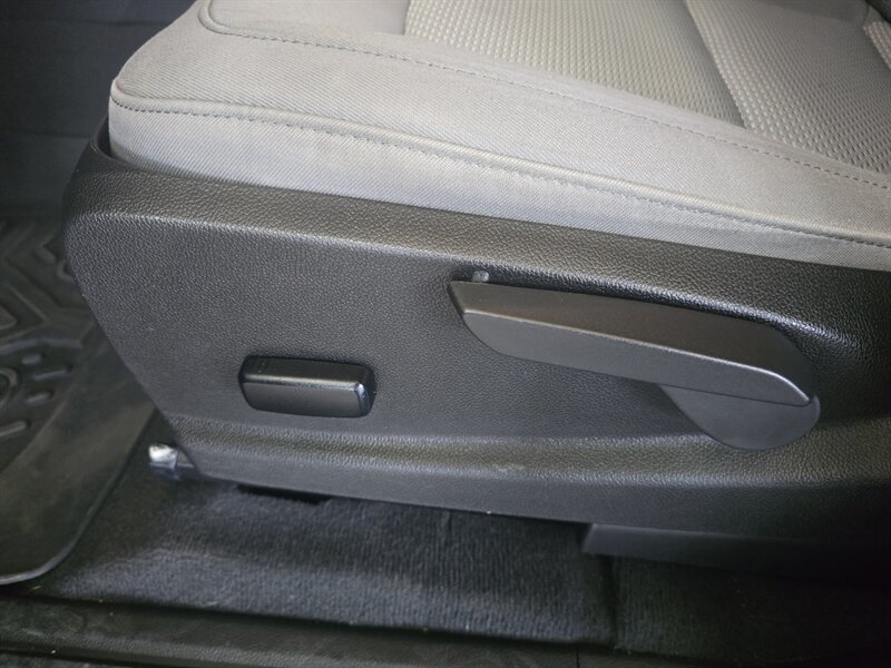 2022 Chevrolet Colorado Work Truck CREW CAB - Photo 18 - Hamilton, OH 45015