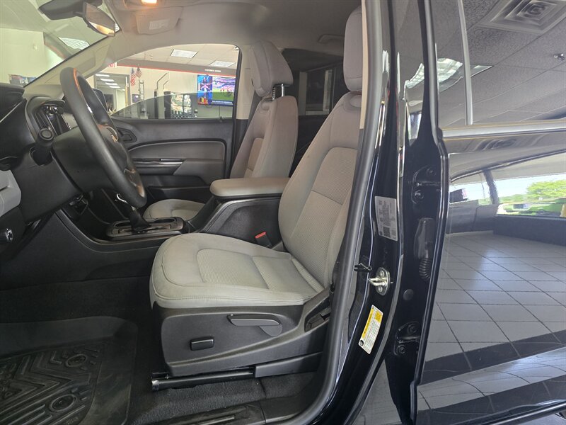 2022 Chevrolet Colorado Work Truck CREW CAB - Photo 9 - Hamilton, OH 45015