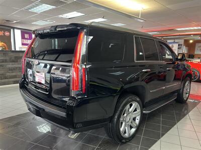 2017 Cadillac Escalade Luxury Collection 4DR SUV AWD   - Photo 6 - Hamilton, OH 45015