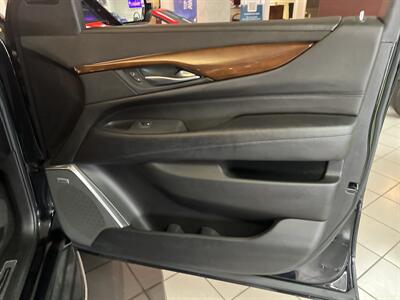 2017 Cadillac Escalade Luxury Collection 4DR SUV AWD   - Photo 33 - Hamilton, OH 45015