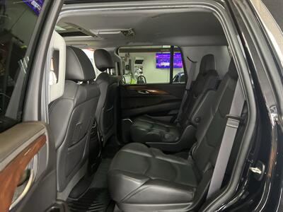 2017 Cadillac Escalade Luxury Collection 4DR SUV AWD   - Photo 21 - Hamilton, OH 45015