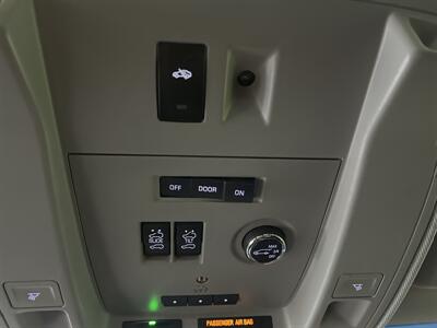 2017 Cadillac Escalade Luxury Collection 4DR SUV AWD   - Photo 17 - Hamilton, OH 45015