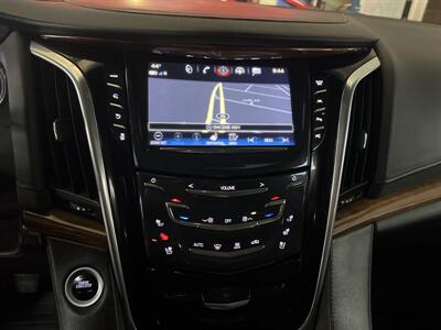 2017 Cadillac Escalade Luxury Collection 4DR SUV AWD   - Photo 13 - Hamilton, OH 45015