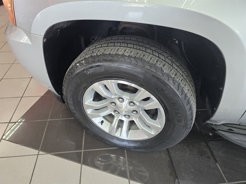 2010 Chevrolet Tahoe LT 4DR SUV 4X4 - Photo 33 - Hamilton, OH 45015