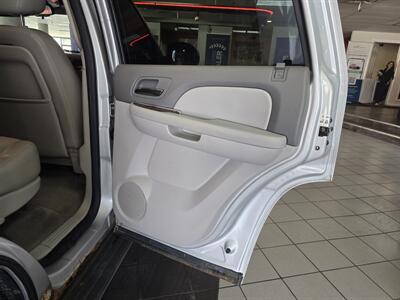 2010 Chevrolet Tahoe LT 4DR SUV 4X4 - Photo 15 - Hamilton, OH 45015