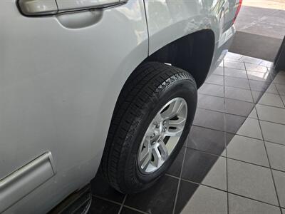2010 Chevrolet Tahoe LT 4DR SUV 4X4 - Photo 32 - Hamilton, OH 45015