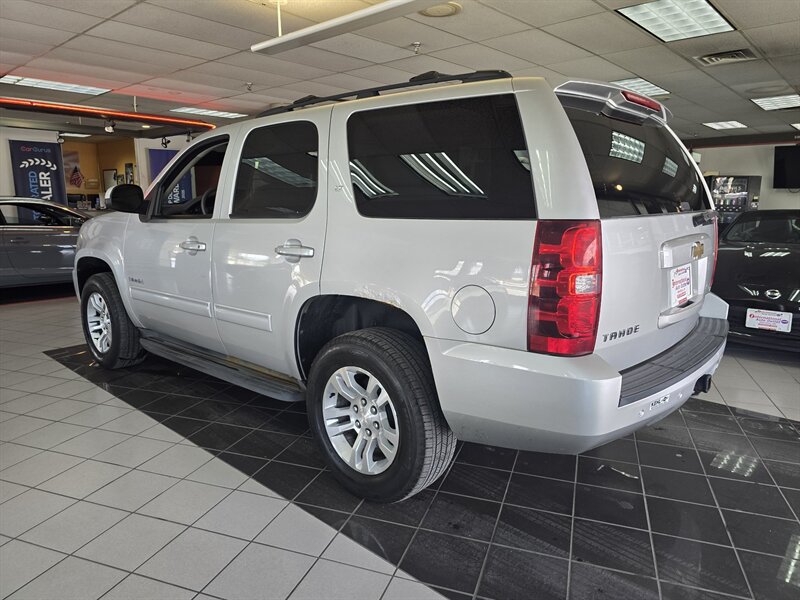 2010 Chevrolet Tahoe LT 4DR SUV 4X4 - Photo 6 - Hamilton, OH 45015