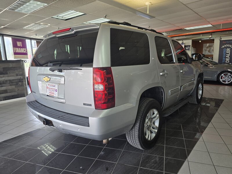 2010 Chevrolet Tahoe LT 4DR SUV 4X4 - Photo 4 - Hamilton, OH 45015