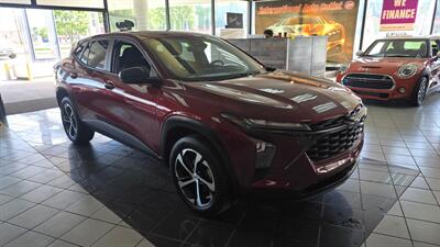 2024 Chevrolet Trax RS 4DR CROSSOVER W/1RS - Photo 4 - Hamilton, OH 45015
