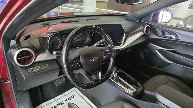 2024 Chevrolet Trax RS 4DR CROSSOVER W/1RS - Photo 11 - Hamilton, OH 45015