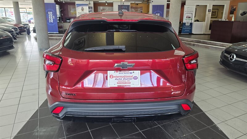 2024 Chevrolet Trax RS 4DR CROSSOVER W/1RS - Photo 7 - Hamilton, OH 45015