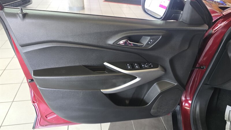 2024 Chevrolet Trax RS 4DR CROSSOVER W/1RS - Photo 18 - Hamilton, OH 45015
