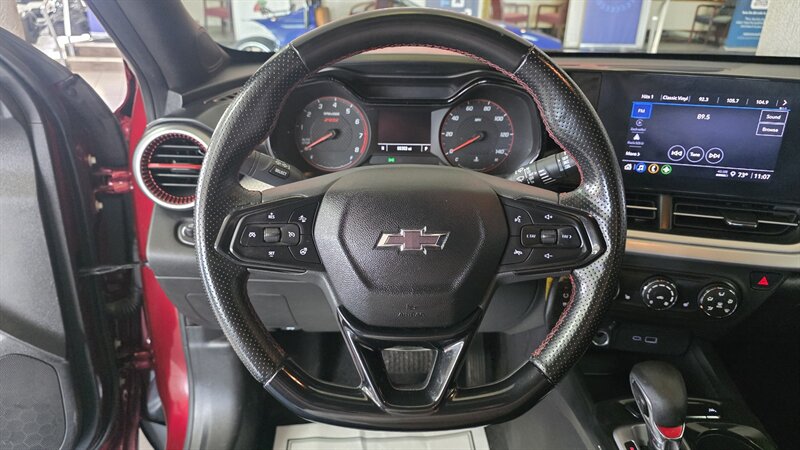 2024 Chevrolet Trax RS 4DR CROSSOVER W/1RS - Photo 14 - Hamilton, OH 45015