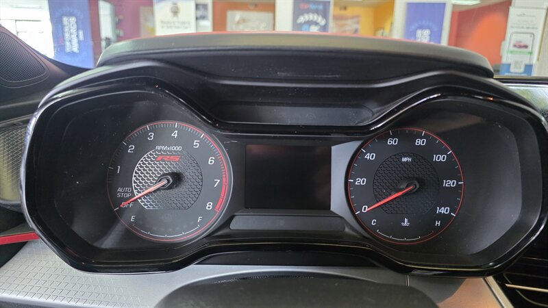 2024 Chevrolet Trax RS 4DR CROSSOVER W/1RS - Photo 12 - Hamilton, OH 45015