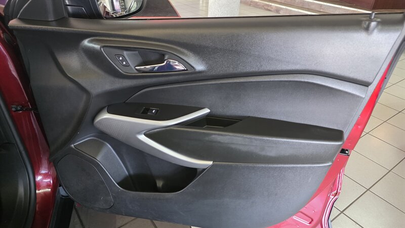 2024 Chevrolet Trax RS 4DR CROSSOVER W/1RS - Photo 27 - Hamilton, OH 45015