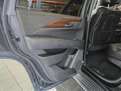 2016 Cadillac Escalade Luxury Collection 4DR SUV AWD   - Photo 10 - Hamilton, OH 45015