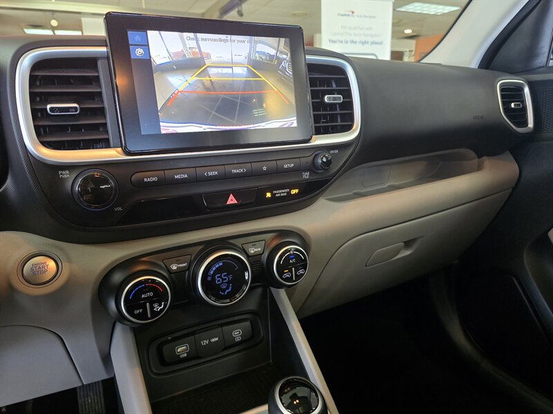 2025 Hyundai VENUE SEL 4DR CROSSOVER - Photo 21 - Hamilton, OH 45015