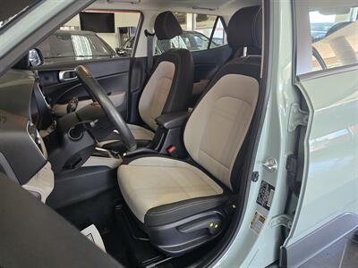 2025 Hyundai VENUE SEL 4DR CROSSOVER - Photo 8 - Hamilton, OH 45015