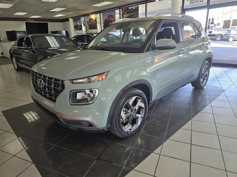 2025 Hyundai VENUE SEL 4DR CROSSOVER   - Photo 1 - Hamilton, OH 45015