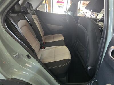 2025 Hyundai VENUE SEL 4DR CROSSOVER - Photo 15 - Hamilton, OH 45015