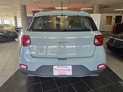 2025 Hyundai VENUE SEL 4DR CROSSOVER - Photo 4 - Hamilton, OH 45015