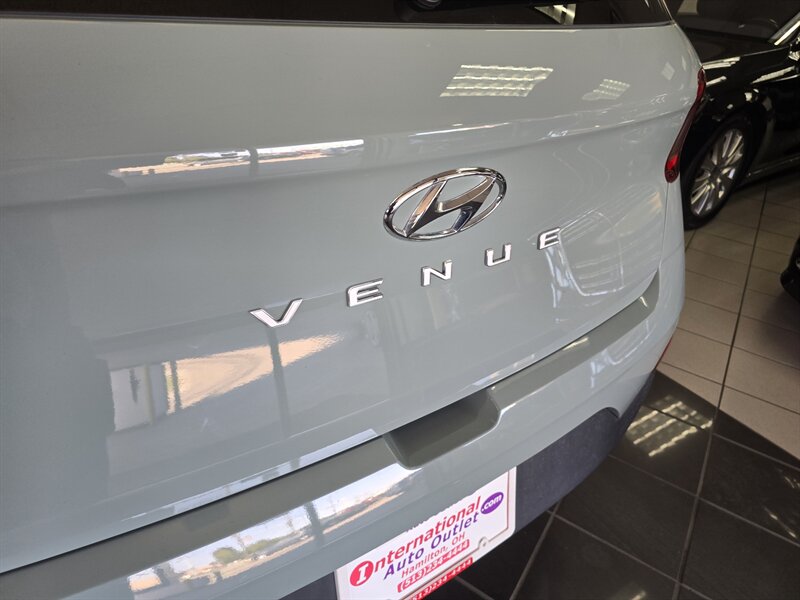 2025 Hyundai VENUE SEL 4DR CROSSOVER - Photo 29 - Hamilton, OH 45015