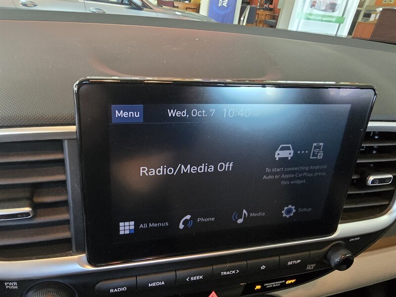 2025 Hyundai VENUE SEL 4DR CROSSOVER - Photo 26 - Hamilton, OH 45015