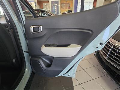 2025 Hyundai VENUE SEL 4DR CROSSOVER - Photo 14 - Hamilton, OH 45015