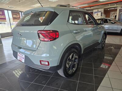 2025 Hyundai VENUE SEL 4DR CROSSOVER - Photo 3 - Hamilton, OH 45015