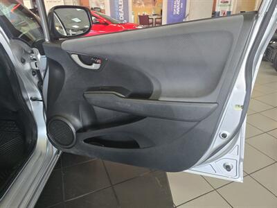 2013 Honda Fit   - Photo 12 - Hamilton, OH 45015