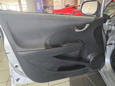 2013 Honda Fit   - Photo 7 - Hamilton, OH 45015