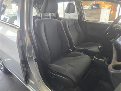 2013 Honda Fit   - Photo 14 - Hamilton, OH 45015