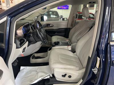 2018 Chrysler Pacifica Touring L Plus 4DR MINI-VAN   - Photo 9 - Hamilton, OH 45015