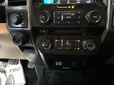 2018 Ford F-150 XLT SUPER CREW 4X4   - Photo 20 - Hamilton, OH 45015