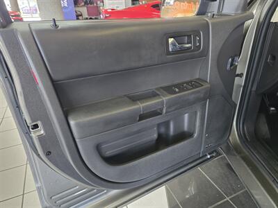 2014 Ford Flex SE   - Photo 7 - Hamilton, OH 45015