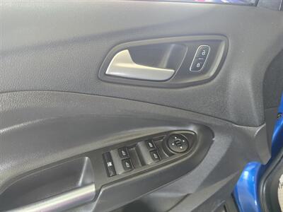 2017 Ford Escape SE 4DR SUV   - Photo 19 - Hamilton, OH 45015