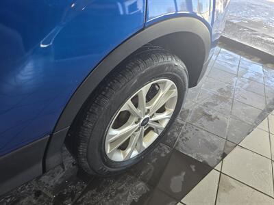 2017 Ford Escape SE 4DR SUV   - Photo 26 - Hamilton, OH 45015