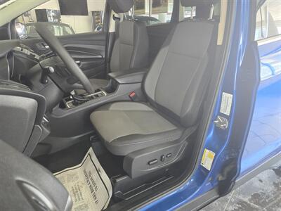 2017 Ford Escape SE 4DR SUV   - Photo 9 - Hamilton, OH 45015