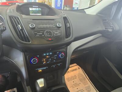 2017 Ford Escape SE 4DR SUV   - Photo 13 - Hamilton, OH 45015