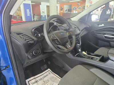 2017 Ford Escape SE 4DR SUV   - Photo 8 - Hamilton, OH 45015