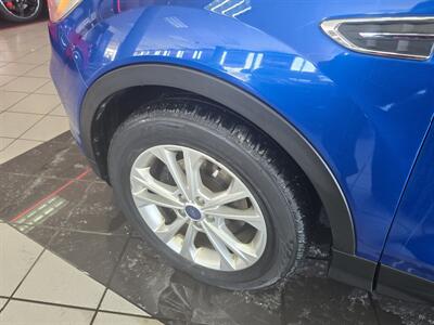 2017 Ford Escape SE 4DR SUV   - Photo 25 - Hamilton, OH 45015