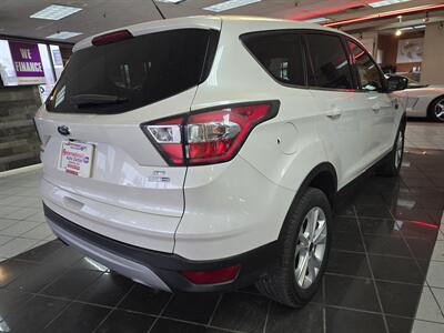 2017 Ford Escape SE 4DR SUV AWD   - Photo 4 - Hamilton, OH 45015